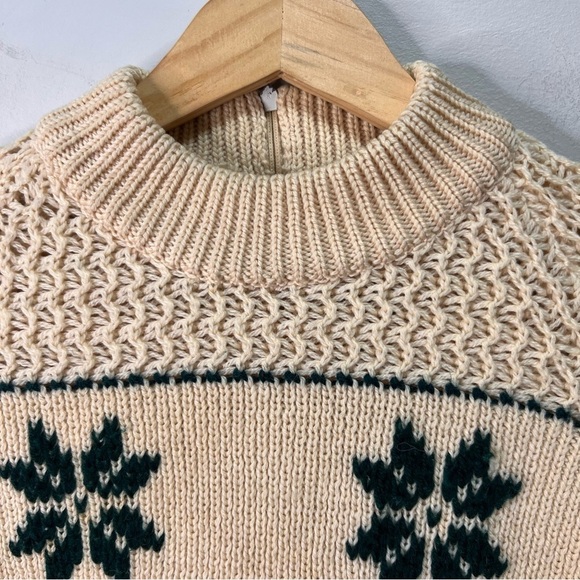 Vintage Handknit Winter Wool Sweater Cabin Christmas Holiday Snowflake - Picture 9 of 16